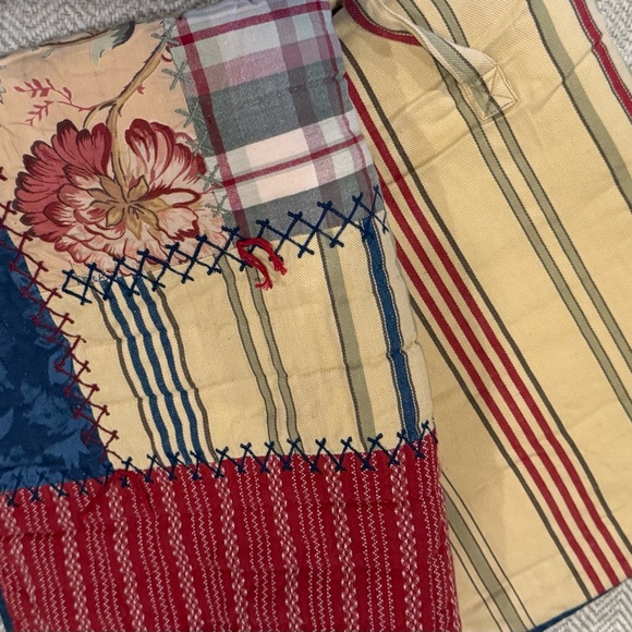 Pottery Barn 2Pc Patchwork Quilted Pillow Shams - Picture 7 of 9